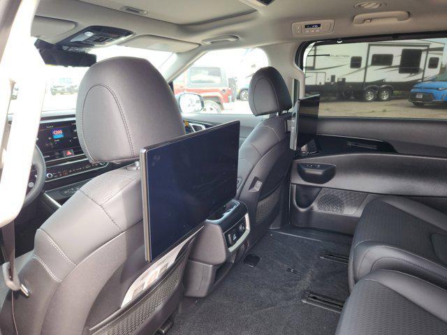 new 2025 Kia Carnival Hybrid car, priced at $54,263