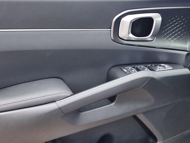 new 2025 Kia Sorento Hybrid car, priced at $39,827