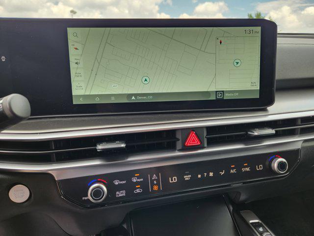 new 2025 Kia Sorento Hybrid car, priced at $39,827