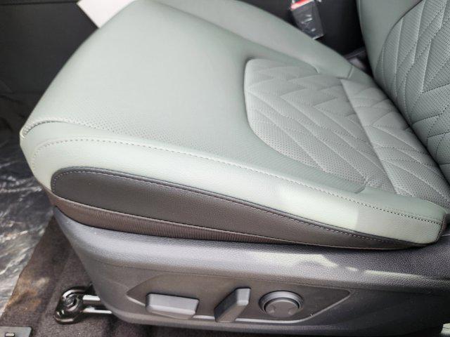 new 2025 Kia Sportage car, priced at $38,074