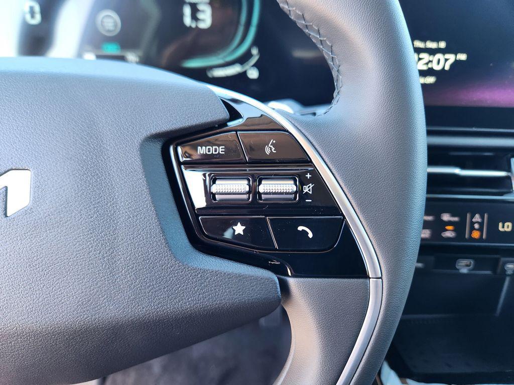 new 2025 Kia Niro car, priced at $27,995