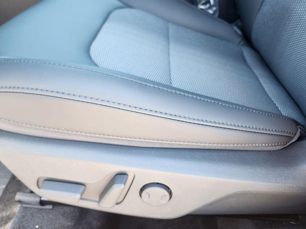 new 2025 Kia Niro car, priced at $27,995