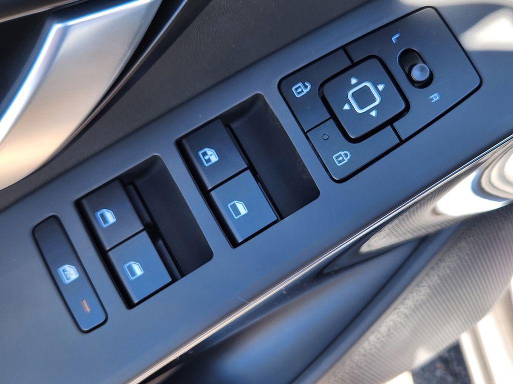 new 2025 Kia Niro car, priced at $27,995