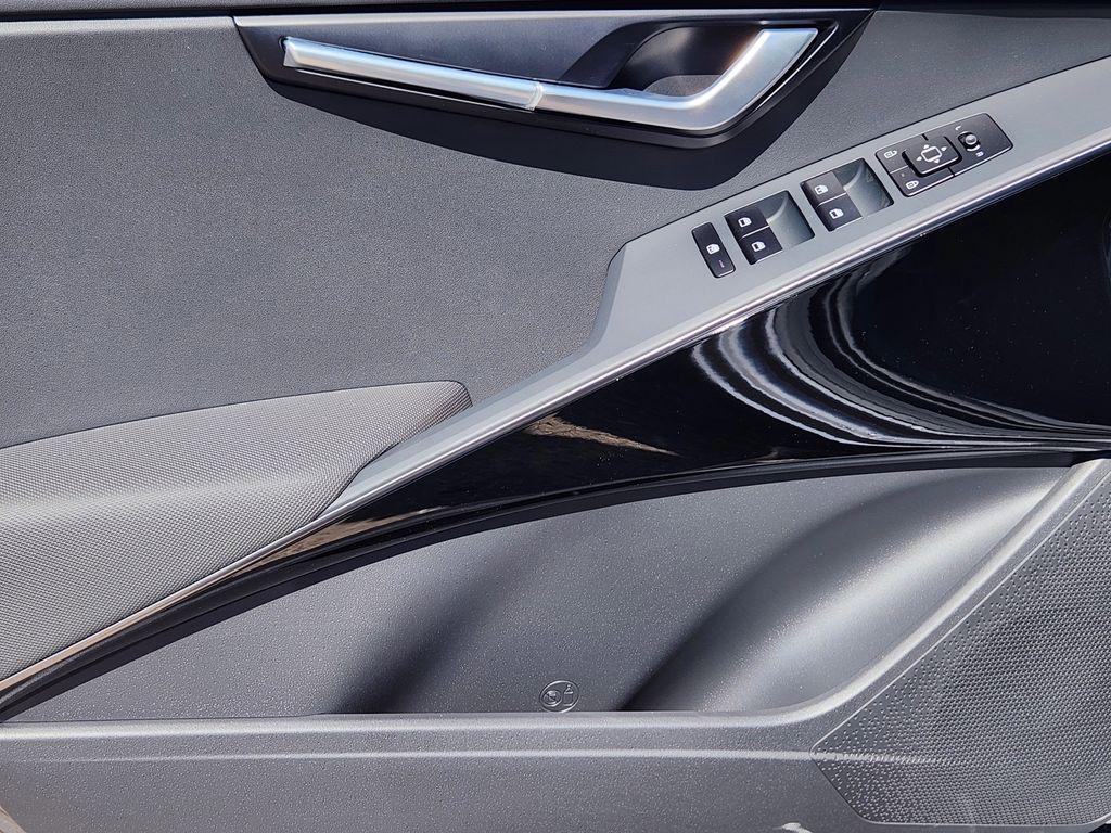 new 2025 Kia Niro car, priced at $27,995