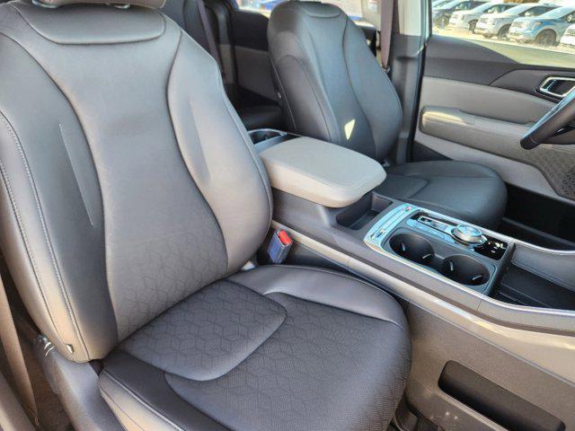 new 2026 Kia Carnival Hybrid car, priced at $48,598