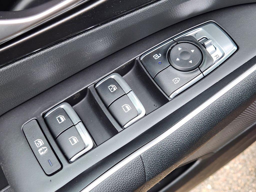 new 2025 Kia Sorento car, priced at $33,779
