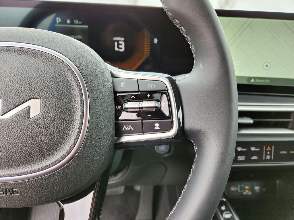 new 2025 Kia Sorento car, priced at $33,779