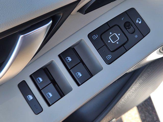 new 2025 Kia Niro EV car, priced at $35,262