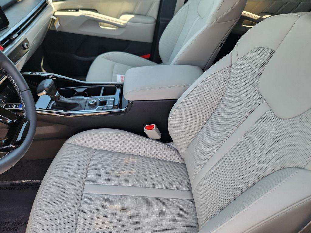 new 2025 Kia Sorento car, priced at $41,978