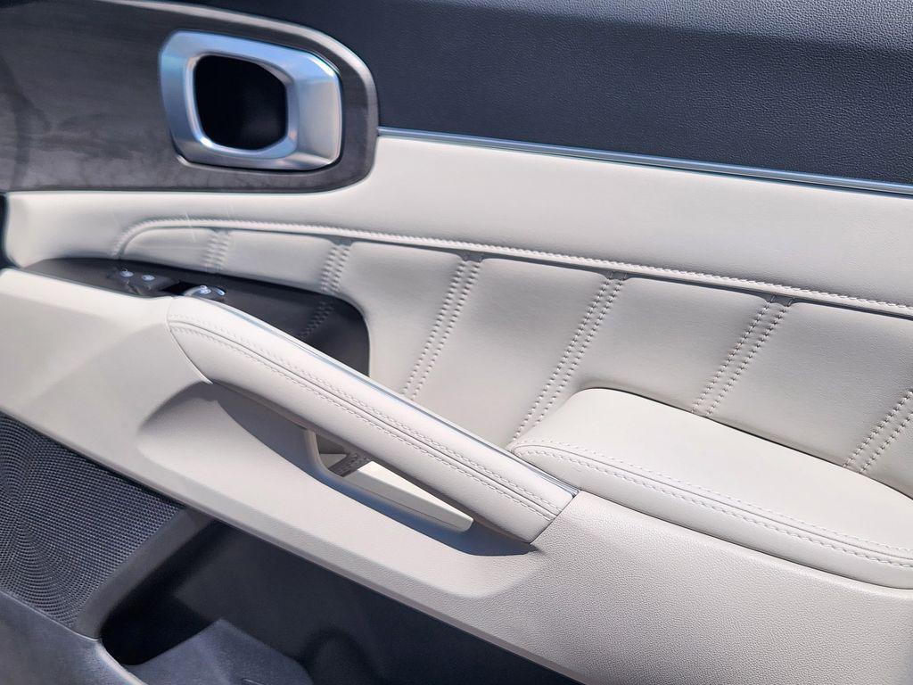 new 2025 Kia Sorento car, priced at $41,978