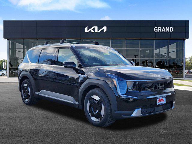 new 2025 Kia EV9 car, priced at $47,685