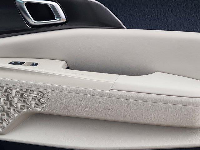 new 2025 Kia Carnival Hybrid car, priced at $54,073