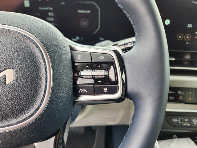 new 2025 Kia Carnival Hybrid car, priced at $54,073