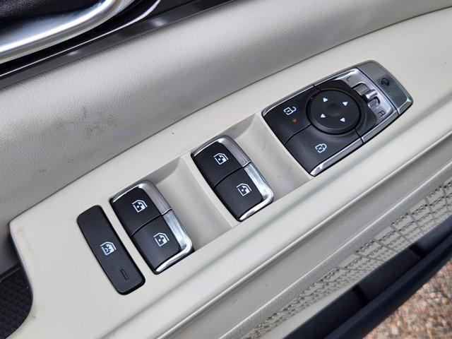 new 2025 Kia Carnival Hybrid car, priced at $54,073