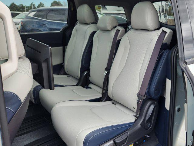 new 2025 Kia Carnival Hybrid car, priced at $54,073