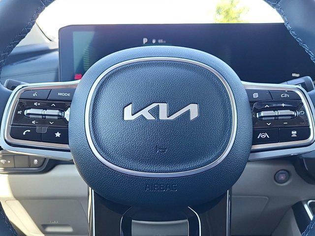 new 2025 Kia Carnival car, priced at $41,011