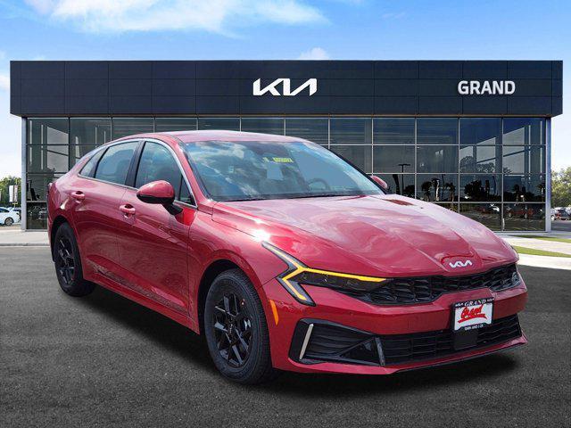 new 2025 Kia K5 car, priced at $29,018