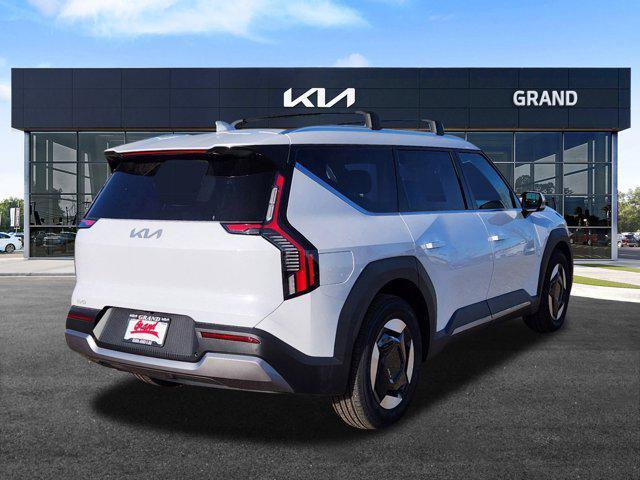 new 2025 Kia EV9 car, priced at $47,685