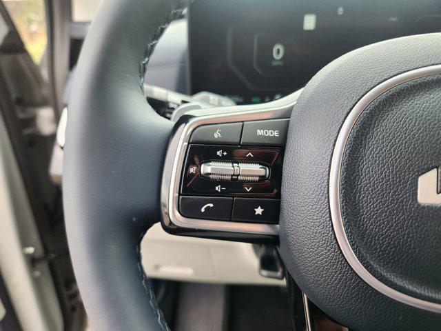 new 2025 Kia Carnival Hybrid car, priced at $54,543