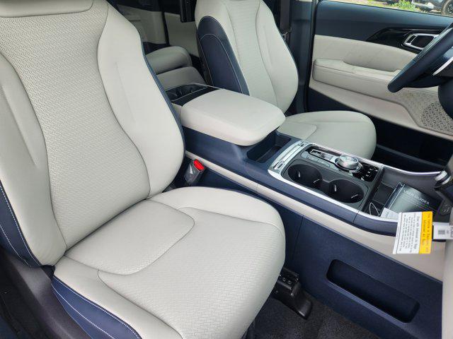 new 2025 Kia Carnival Hybrid car, priced at $54,543