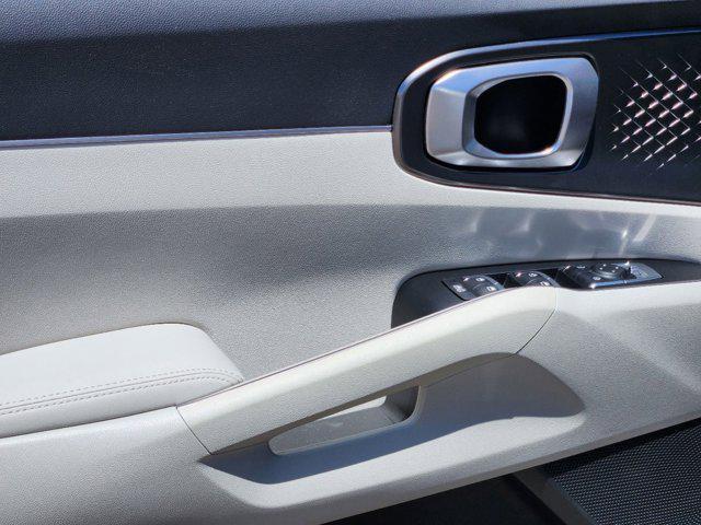 new 2025 Kia Sorento Hybrid car, priced at $39,586