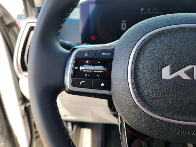 new 2025 Kia Sorento car, priced at $35,901