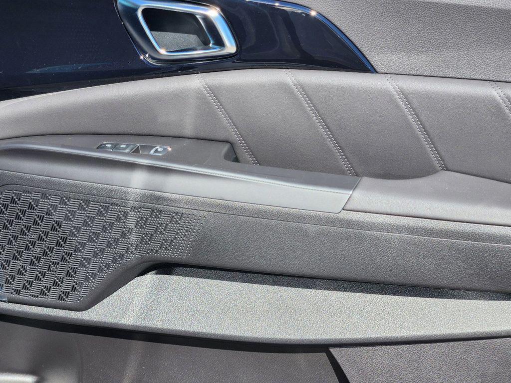 new 2025 Kia Carnival car, priced at $46,699
