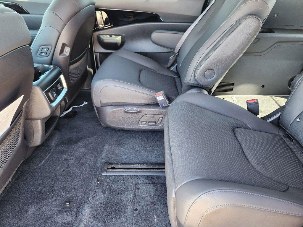 new 2025 Kia Carnival car, priced at $46,699