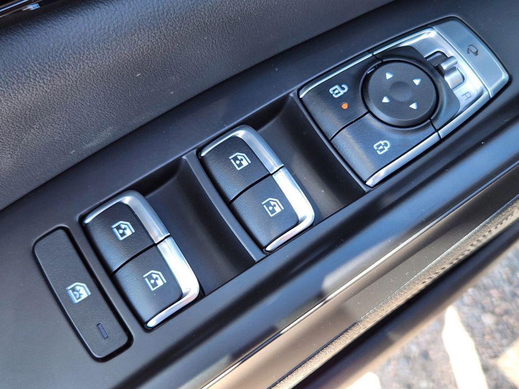 new 2025 Kia Carnival car, priced at $46,699