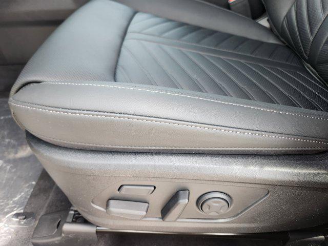 new 2025 Kia Sorento car, priced at $43,956