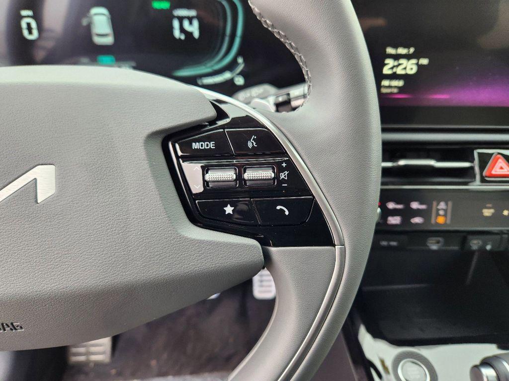 new 2025 Kia Niro car, priced at $29,687