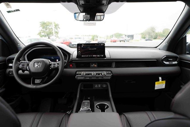 new 2025 Honda Pilot car, priced at $52,027