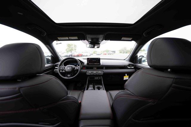 new 2025 Honda Pilot car, priced at $52,027