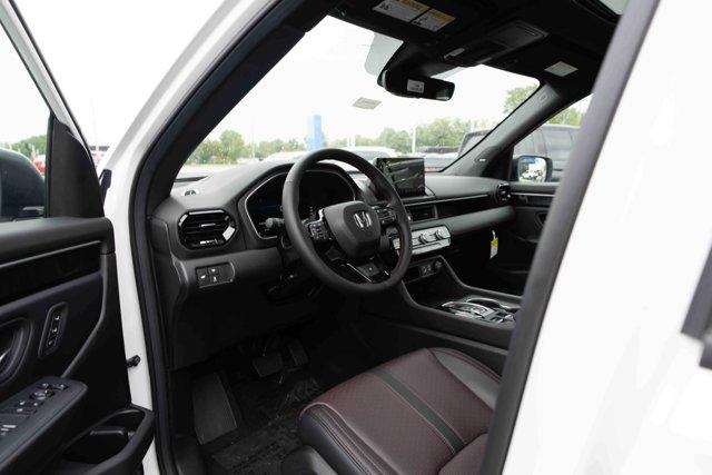 new 2025 Honda Pilot car, priced at $52,027