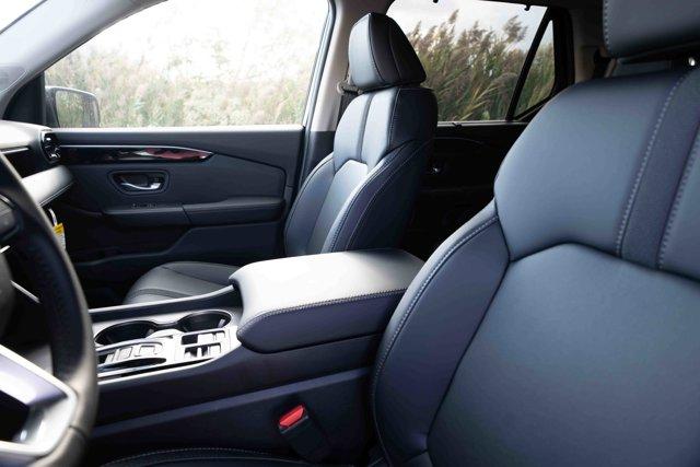 new 2025 Honda Pilot car, priced at $44,268