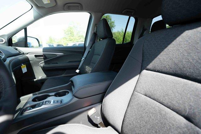 new 2025 Honda Ridgeline car, priced at $39,713