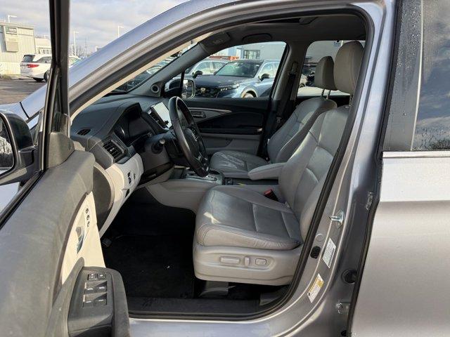 used 2022 Honda Pilot car, priced at $28,699