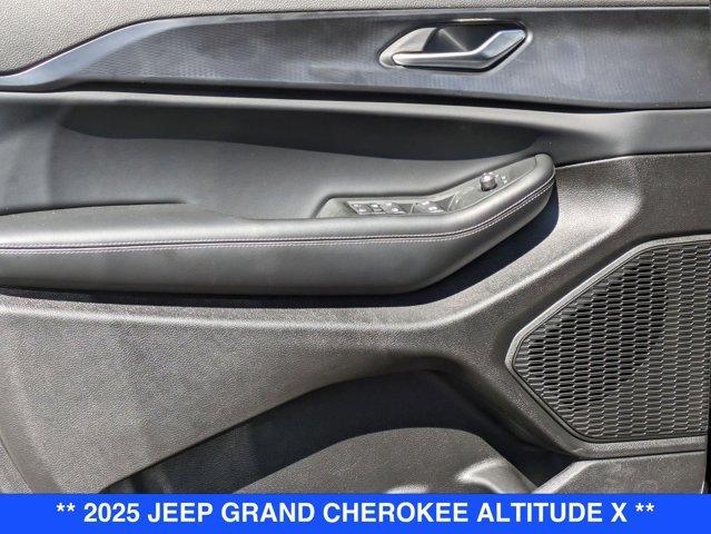 new 2025 Jeep Grand Cherokee car, priced at $48,375