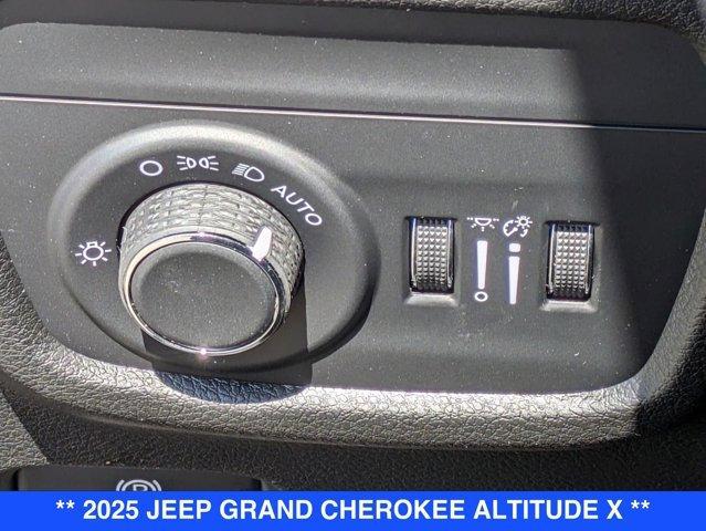 new 2025 Jeep Grand Cherokee car, priced at $48,375
