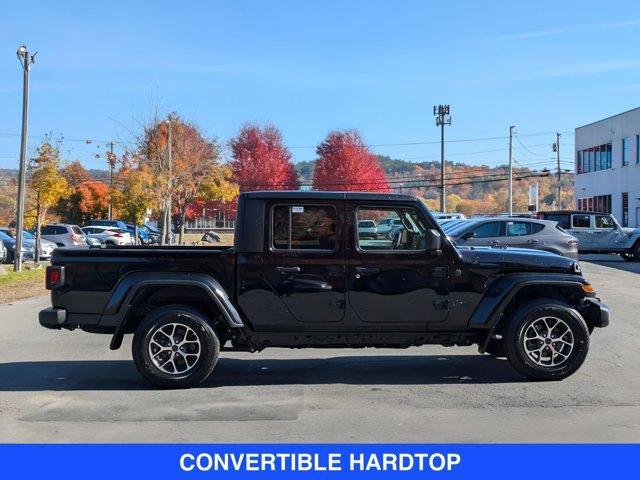 new 2024 Jeep Gladiator car, priced at $44,715