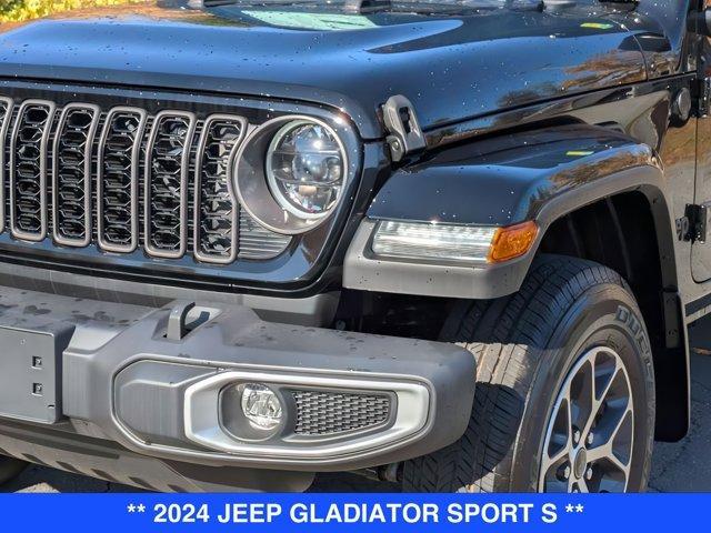 new 2024 Jeep Gladiator car, priced at $44,715