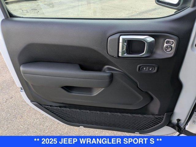 new 2025 Jeep Wrangler car, priced at $42,716