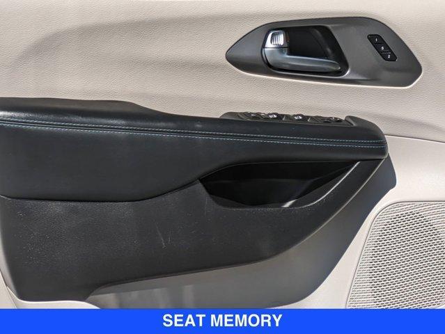 used 2021 Chrysler Pacifica car, priced at $33,317