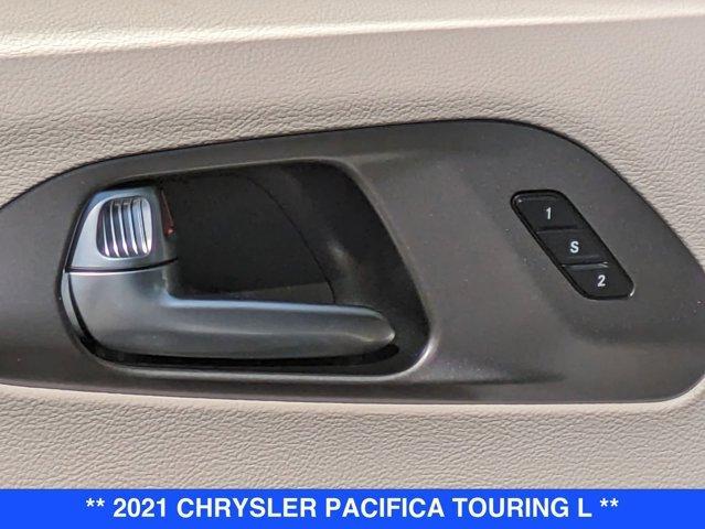 used 2021 Chrysler Pacifica car, priced at $33,317