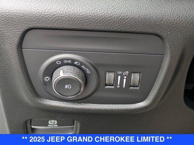 new 2025 Jeep Grand Cherokee car, priced at $49,625