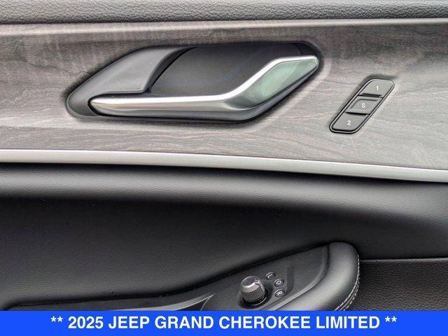 new 2025 Jeep Grand Cherokee car, priced at $49,625