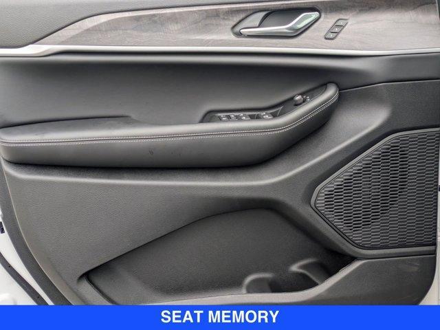 new 2025 Jeep Grand Cherokee car, priced at $49,625