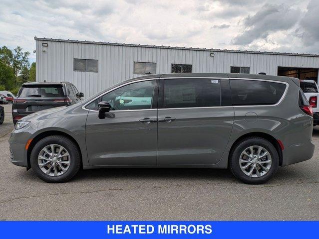new 2025 Chrysler Pacifica car, priced at $47,935