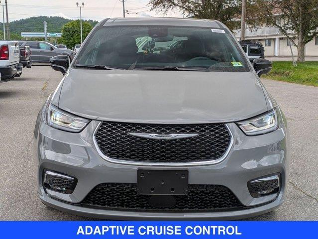 new 2025 Chrysler Pacifica car, priced at $47,935
