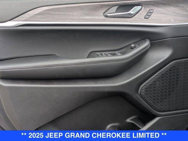 new 2025 Jeep Grand Cherokee car, priced at $52,635